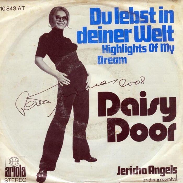 Du lebst in deiner Welt (Highlights Of My Dreams) (from the TV episode “Der Kommissar - Als die Blumen Trauer trugen“)